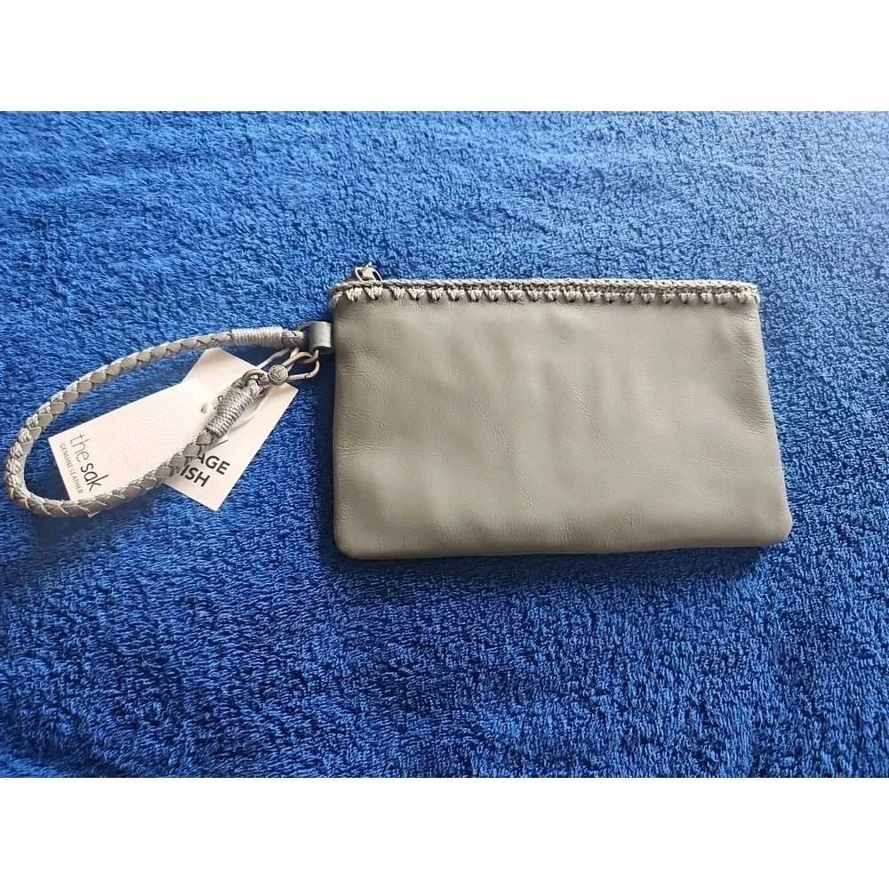 The Sak Gray Leather Wristlet Wallet Has Fun Stitching‎ Details NEW